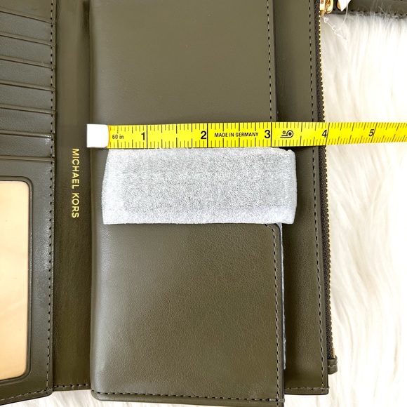 Michael Kors Jet Set Double Zip Wristlet - Picture 12 of 15